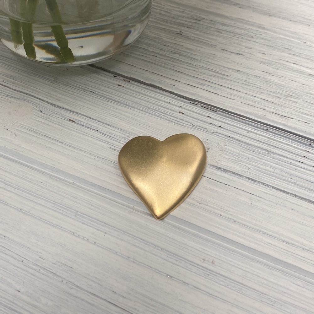 VTG Victoria’s Secret Matte finish heart pin